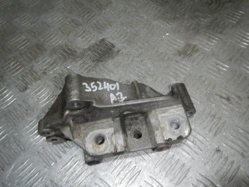 Фотография Кронштейн двигателя правый, Audi (Ауди)-А3 (8PA) (04-)