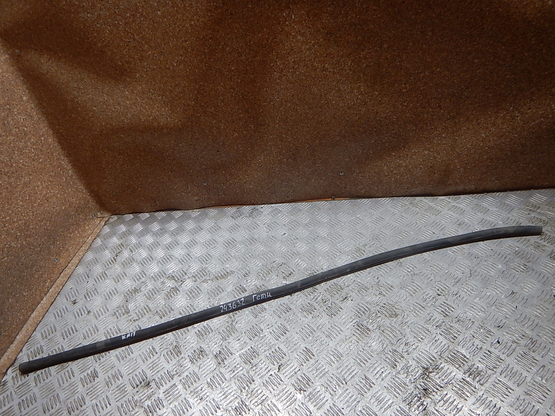 Уплотнитель капота, Hyundai (Хендэ)-GETZ 1 (02-05)