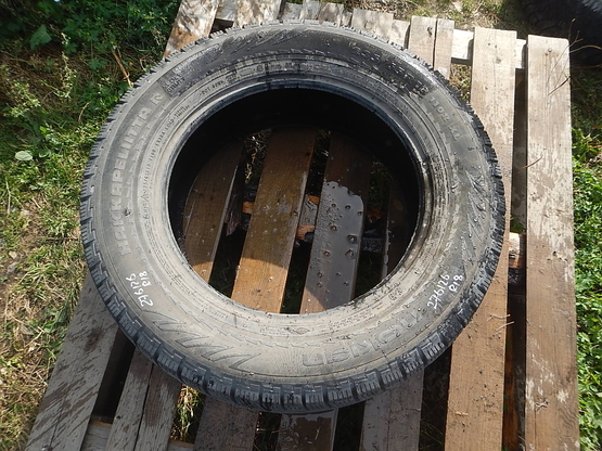 Шина зимняя, R18 235\65 (Nokian Tyres, Hakkapeliitta R)