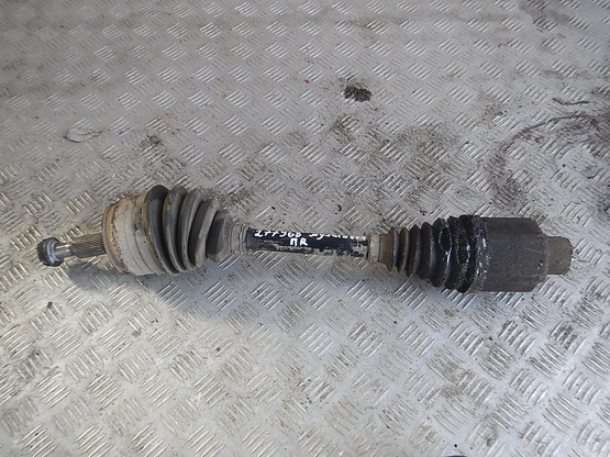 Полуось (привод в сборе) передняя правая, Volkswagen (Фольксваген)-MULTIVAN T5 (09-)