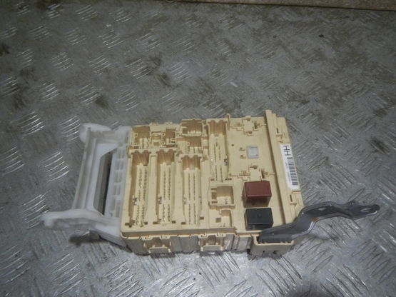 Блок предохранителей, Toyota (Тойота)-ALPHARD (08-)