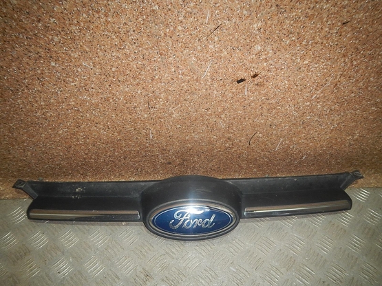 Решетка радиатора, Ford (Форд)-FOCUS 3 (11-)