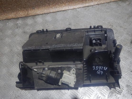 Бардачок, Audi (Ауди)-Q7 (4L) (05-15) авторазбор, Фото 2