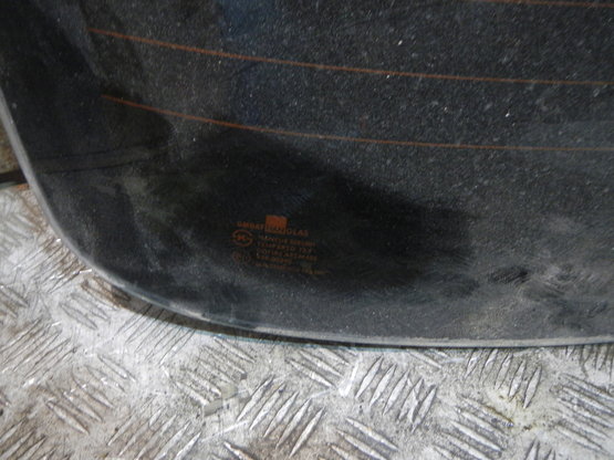 Стекло заднее, Chevrolet (Шевроле)-AVEO T200 (03-08) авторазбор, Фото 2