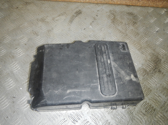 Крышка аккумулятора, Mazda (Мазда)-3 (BK) (02-09)