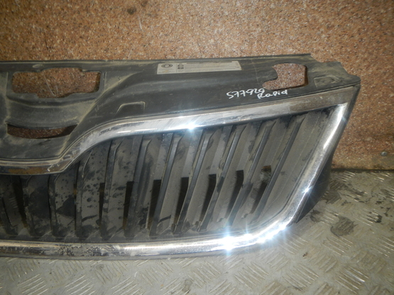 Решетка радиатора, Skoda (Шкода)-RAPID (12-) авторазбор, Фото 2