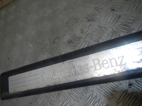 Накладка порога передняя левая (внутренняя), Mercedes-Benz (Мерседес)-MERCEDES (W164) (ML) M-KLASSE авторазбор, Фото 2
