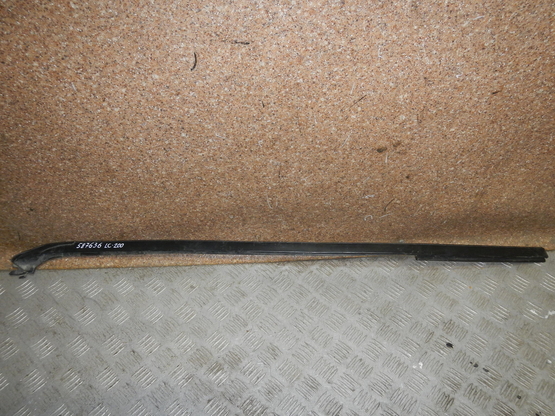 Молдинг лобового стекла, Toyota (Тойота)-LAND CRUISER 200 (08-)