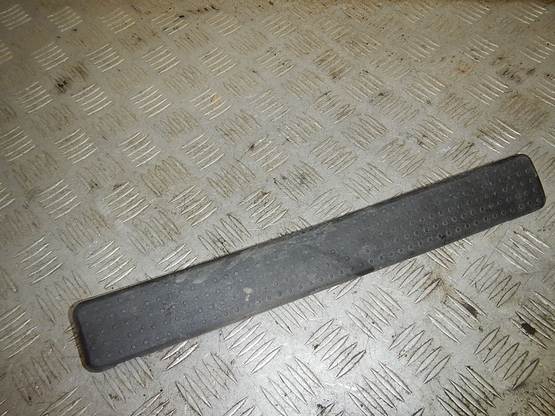 Накладка порога задняя правая (внутренняя), SsangYong (Сангйонг)-REXTON II (07-)