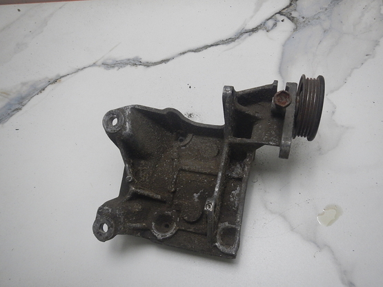 Кронштейн генератора, Toyota (Тойота)-MARK-2 (88-90) авторазбор, Фото 3
