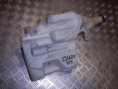 Бачок омывателя лобового стекла, Cadillac (Кадиллак)-STS (05-11) Фотография Бачок омывателя лобового стекла, Cadillac (Кадиллак)-STS (05-11)