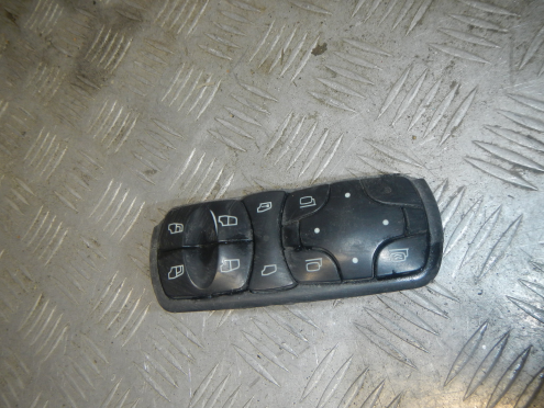 Блок кнопок, ГРУЗОВЫЕ АВТОМОБИЛИ-MERCEDES ACTROS Фотография Блок кнопок, ГРУЗОВЫЕ АВТОМОБИЛИ-MERCEDES ACTROS